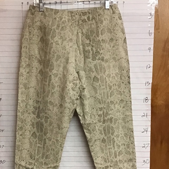 LIZ CLAIBORNE women’s jeans sz 14  snake skin pattern - Picture 3 of 5